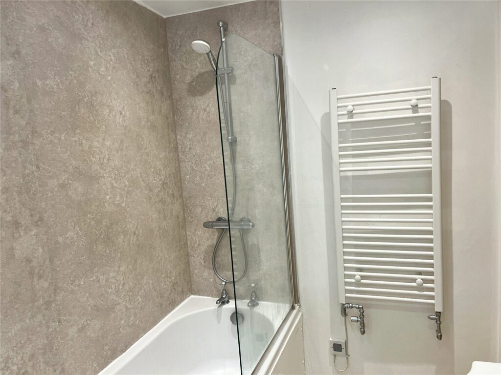 2 Oak Cottages - Picture No. 17