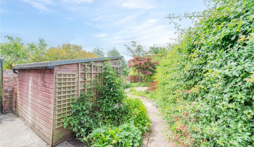 37 Gravel Hill - Picture No. 28