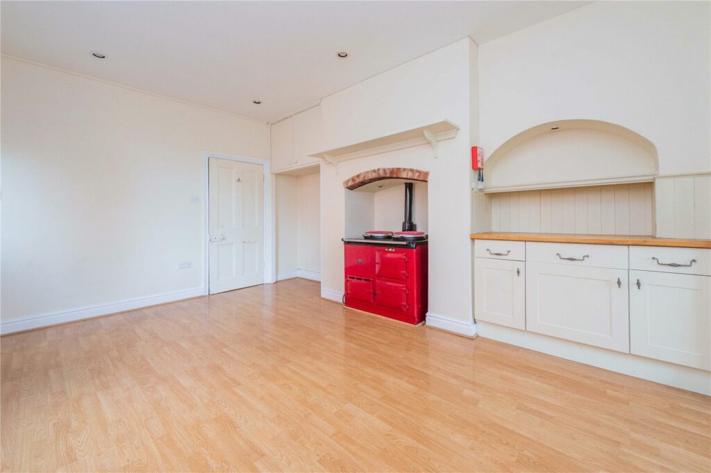 37 Gravel Hill - Picture No. 74