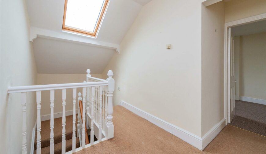 37 Gravel Hill - Picture No. 94