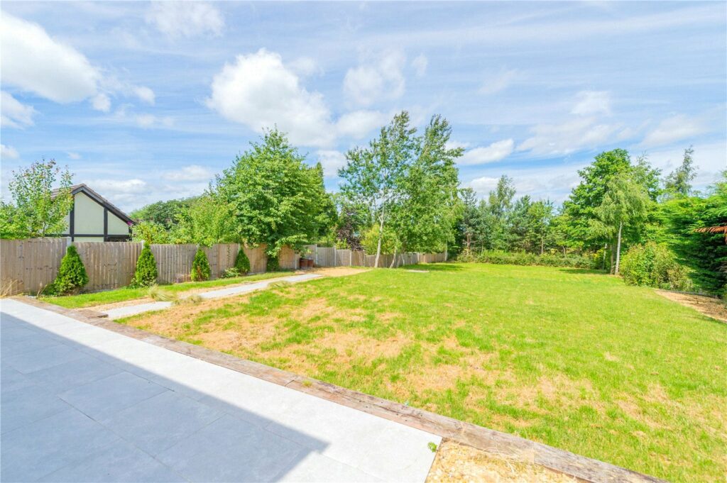 2 Malt Fallows, Crew Green - 15