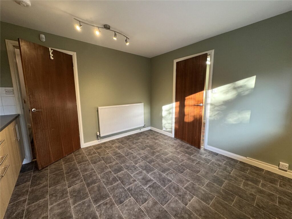 The Vicarage, Wombridge Road - Picture No. 11