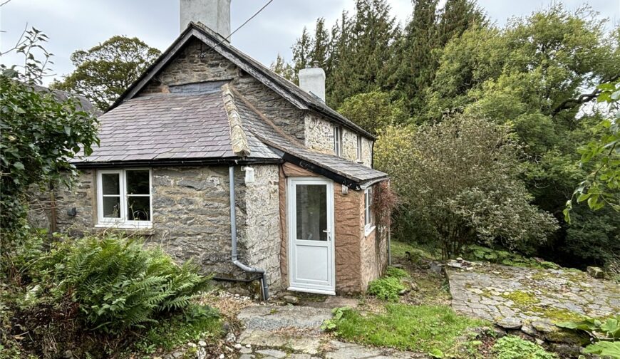 Tyn Y Ffridd, Llangwm - Picture No. 02