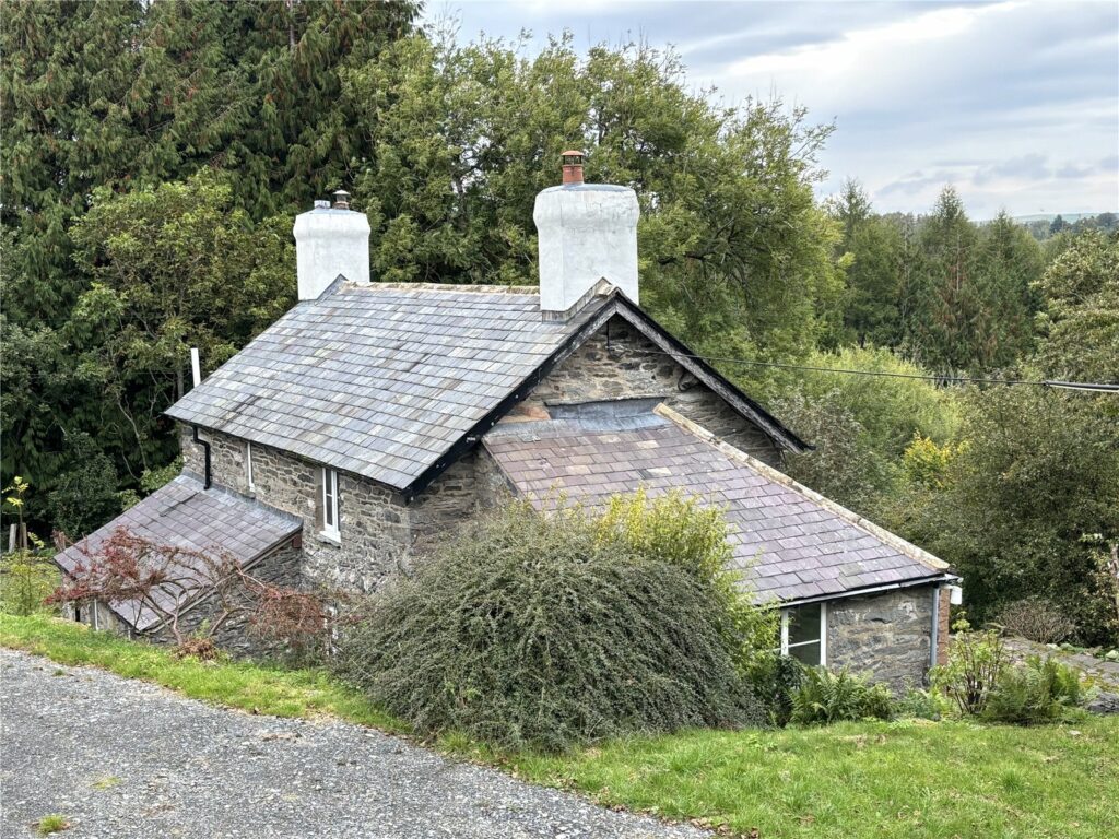 Tyn Y Ffridd, Llangwm - Picture No. 09