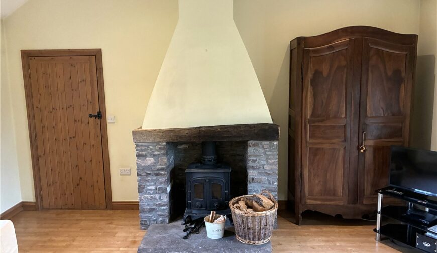 Cui Hen Beudy, Talybont-on-Usk - Picture No. 01