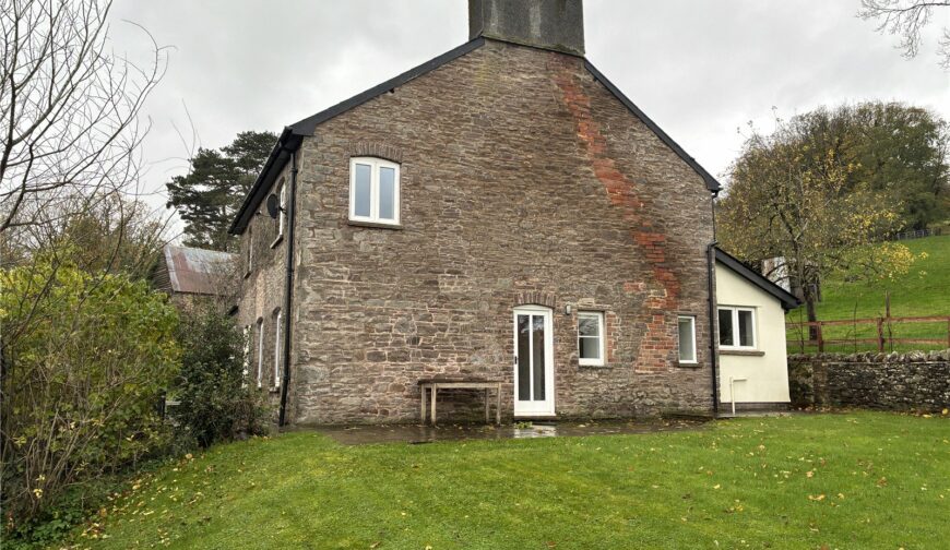 Cui Farmhouse, Talybont-on-Usk - Picture No. 13