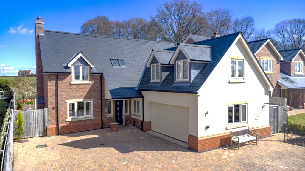 Turnkey five-bedroom home, close to county town and road network