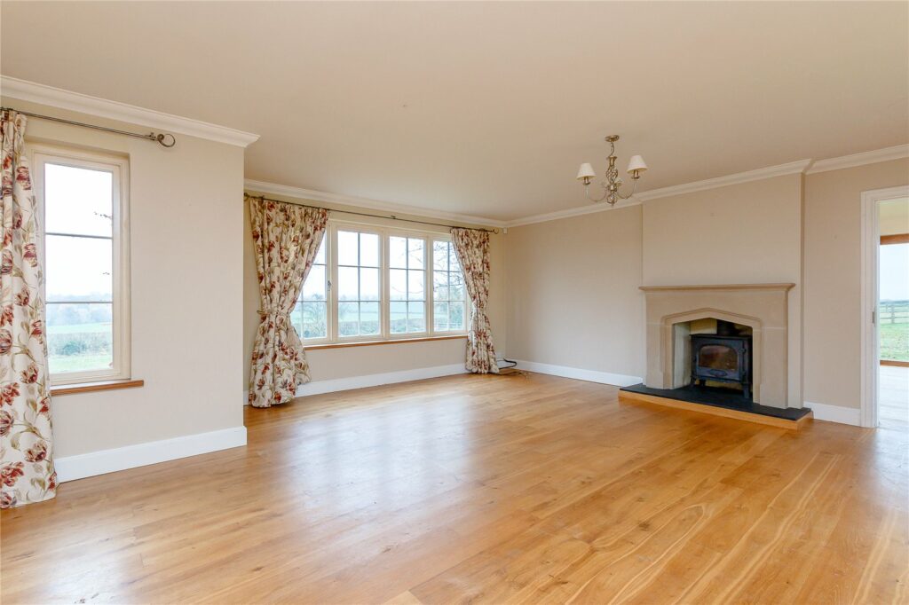 Broadway, Hillgates - Picture No. 15