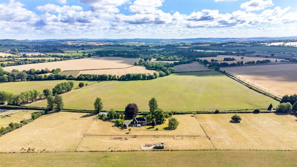 Broadway, Hillgates - Picture No. 30