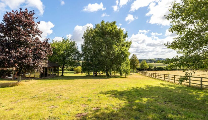 Broadway, Hillgates - Picture No. 31