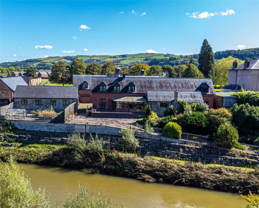 Glanrhyd, Llanidloes Road - Picture No. 04