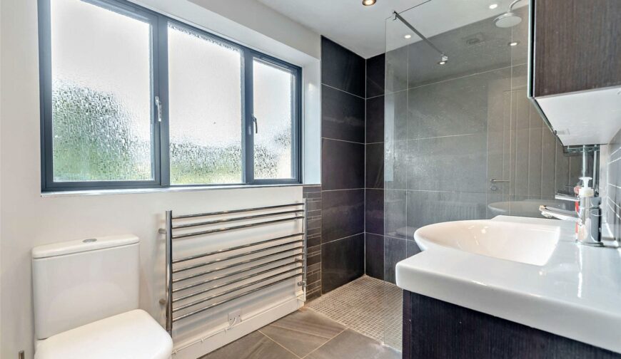 Yonder Castle Hill, Harley - Bathroom