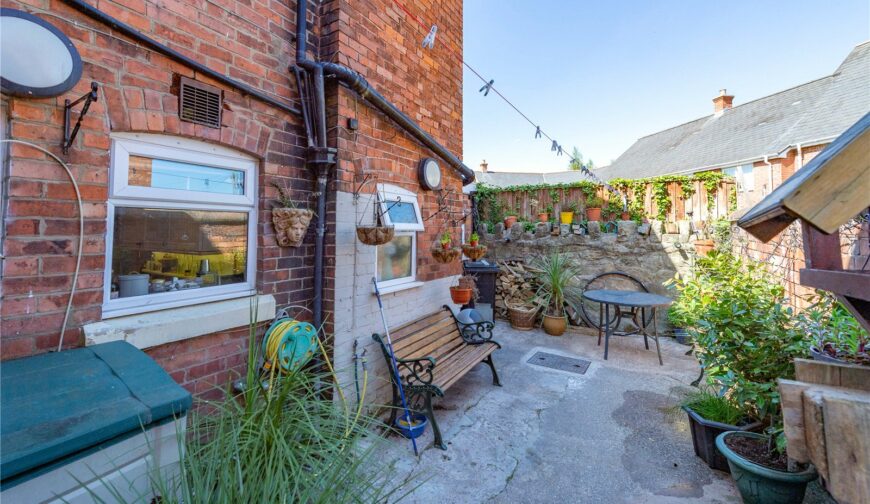 31 Brownlow Road - Courtyard