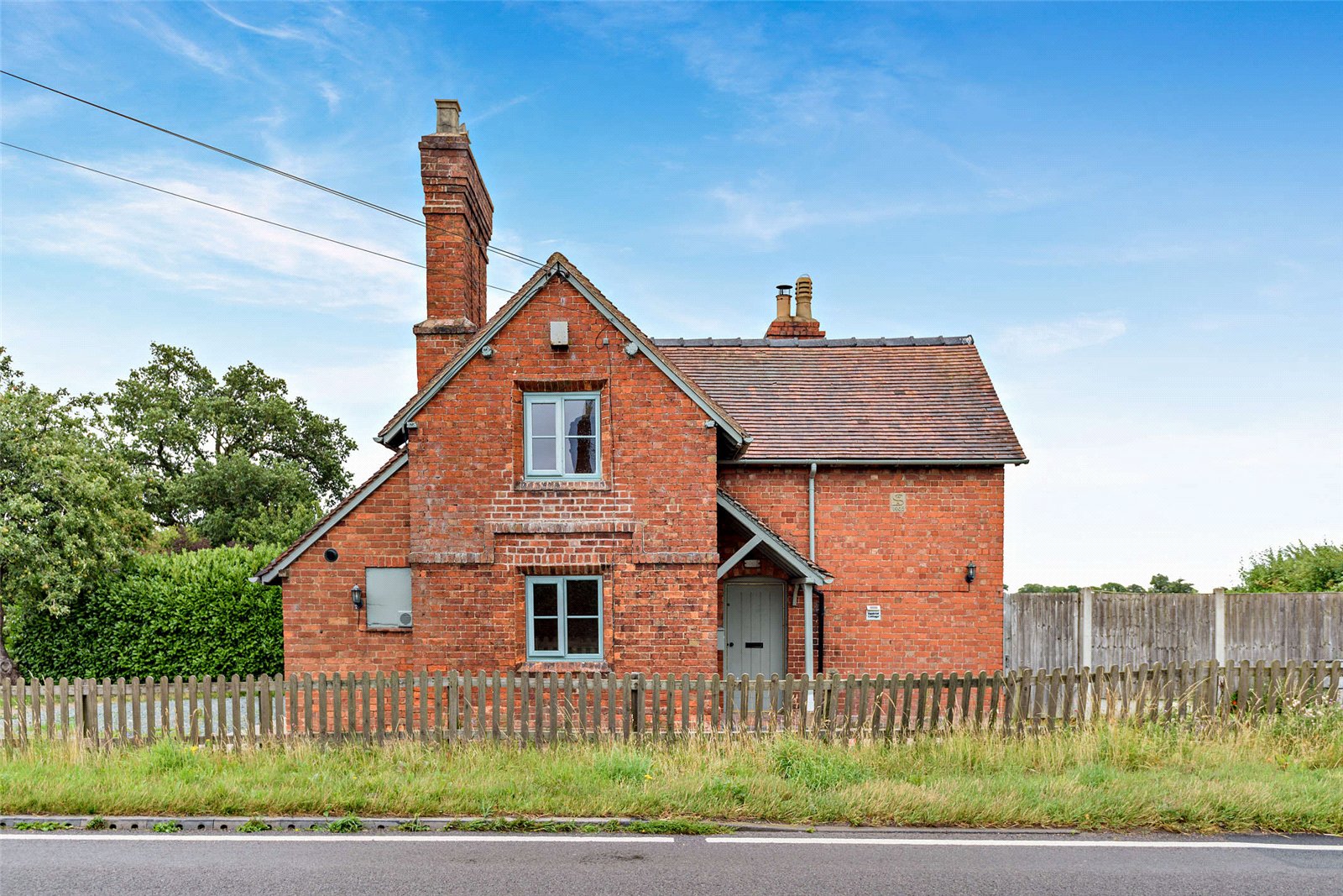 Country cottage for makeover under £200,000
