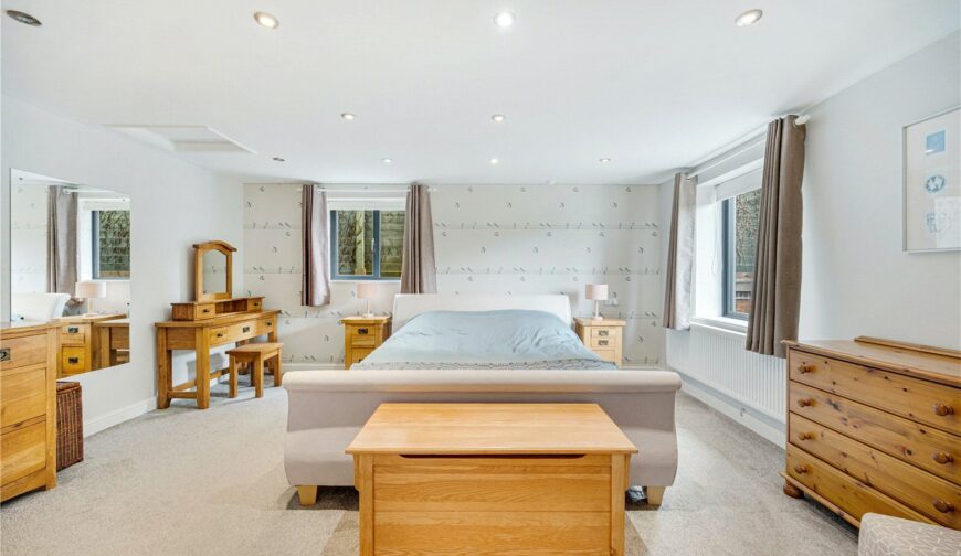 Paddock and Pool Yonder Castle Hill, Harley - Bedrrom