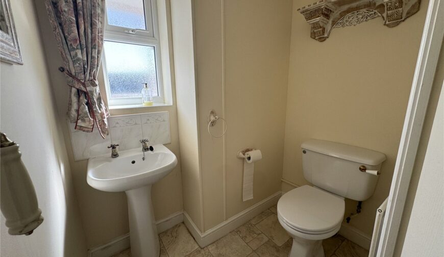 The Hollies, Meadow View - Picture No. 02