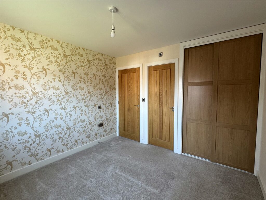 10 Melrose Crescent - Picture No. 23