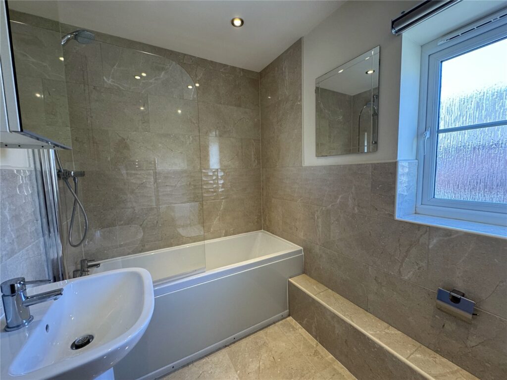 10 Melrose Crescent - Picture No. 30