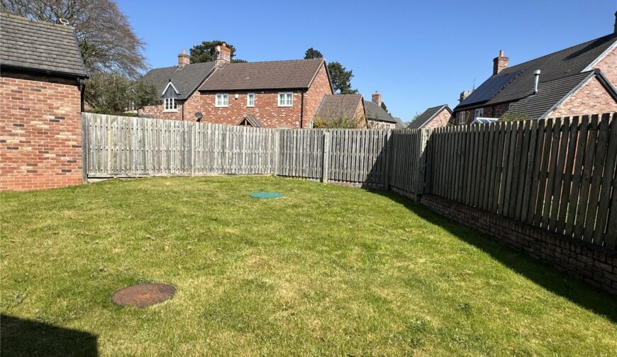 10 Melrose Crescent - Picture No. 32