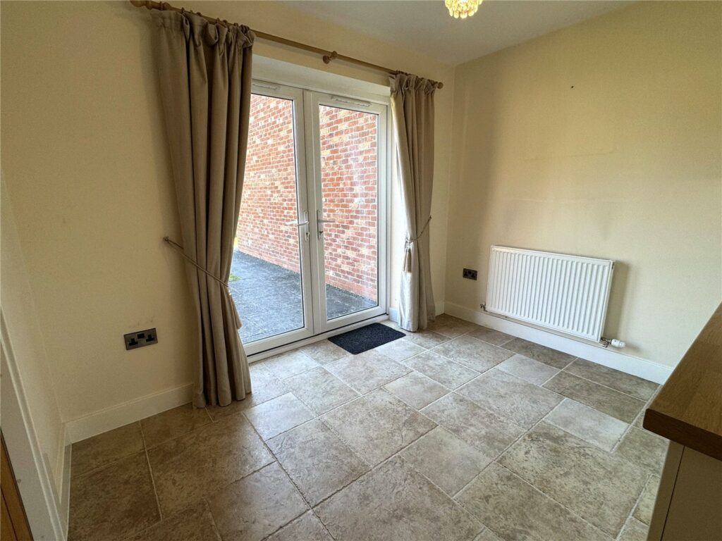 10 Melrose Crescent - Picture No. 47