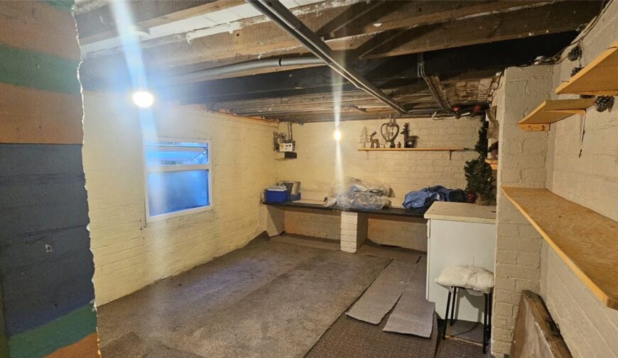 2 Dale Street - Picture No. 30