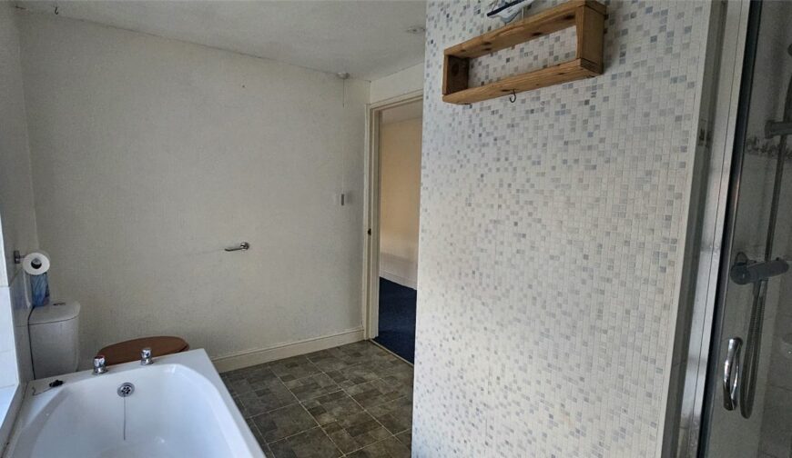 2 Dale Street - Picture No. 41