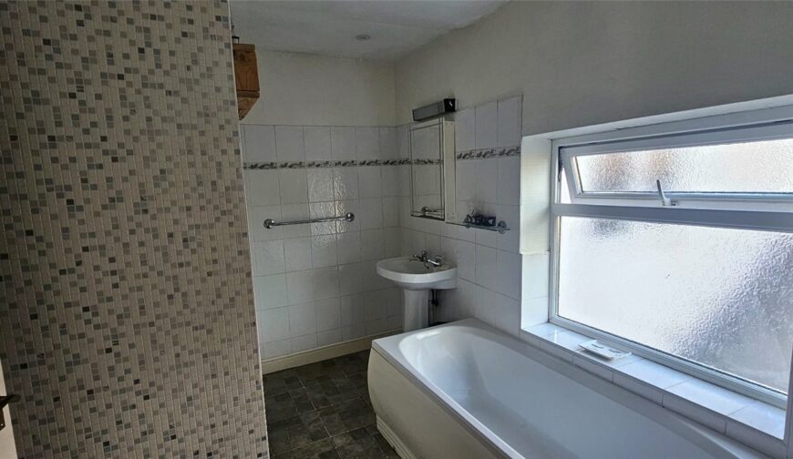 2 Dale Street - Picture No. 44