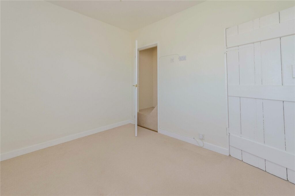 1 Parton Wood, Winnington - Picture No. 44