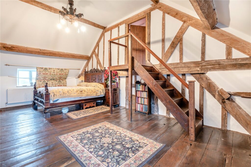 Golding Hall - Picture No. 08