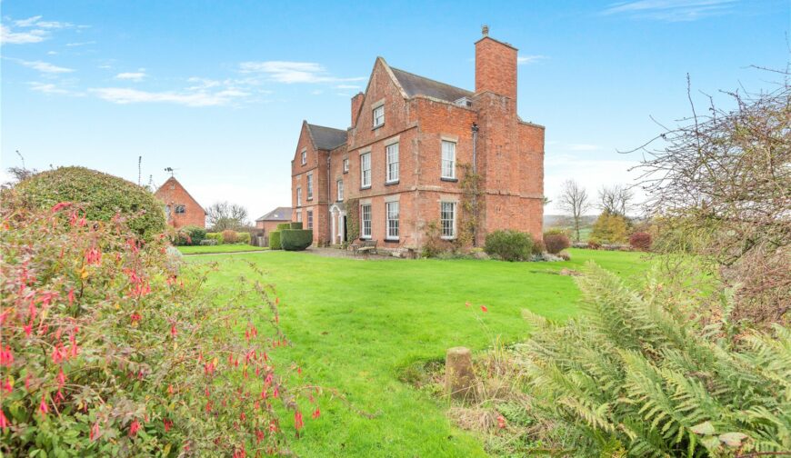 Golding Hall - Picture No. 27