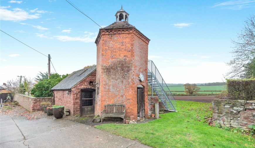 Golding Hall - Picture No. 40