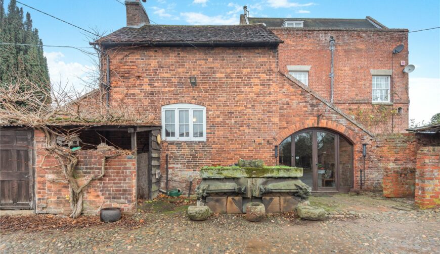 Golding Hall - Picture No. 42