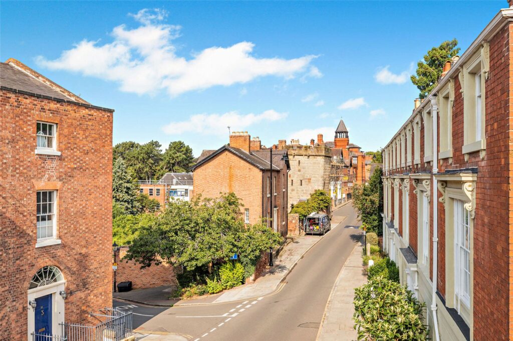 Apartment 2, Crescent House - Picture No. 05