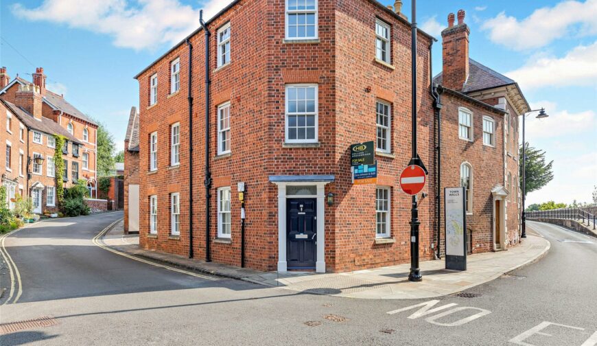 Apartment 2, Crescent House - Picture No. 07