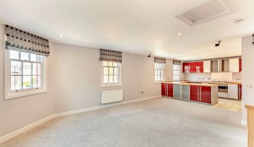 Apartment 2, Crescent House - Picture No. 25