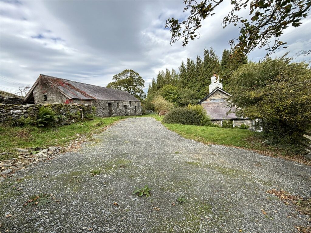 Tyn Y Ffridd, Llangwm - Picture No. 11