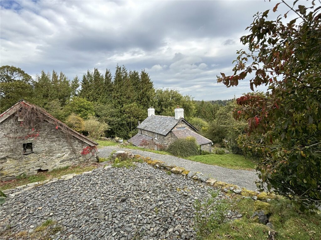 Tyn Y Ffridd, Llangwm - Picture No. 14