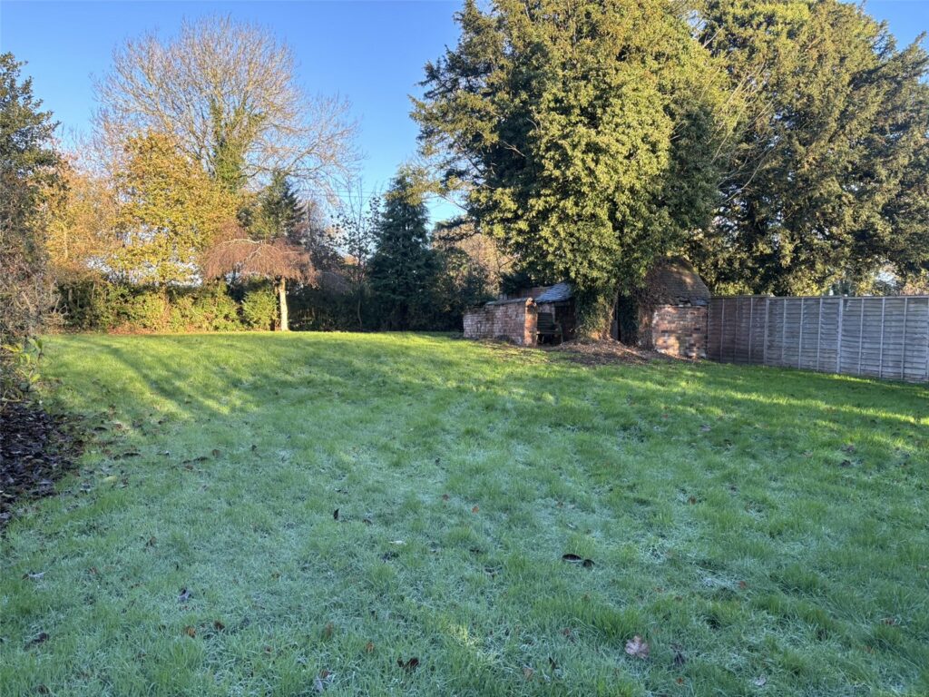 Brosters Cottage, Sugnall - Picture No. 08