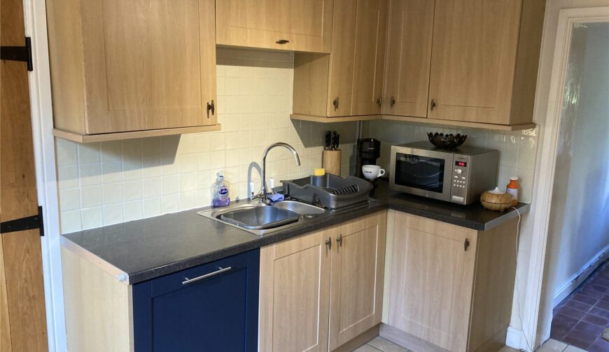 Brosters Cottage, Sugnall - Picture No. 09