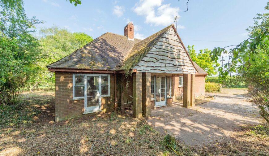 Windmill Farm Bungalow, Sutton Common - Picture No. 05
