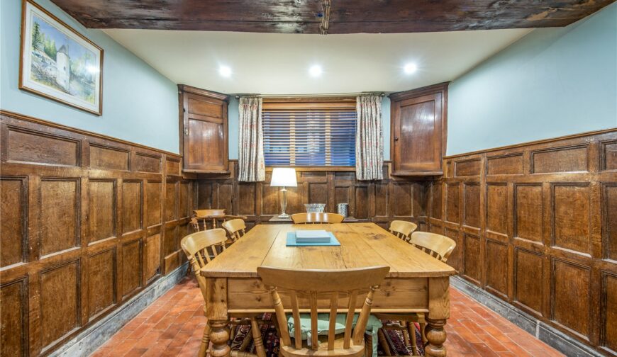 6 Dogpole - Dining Room