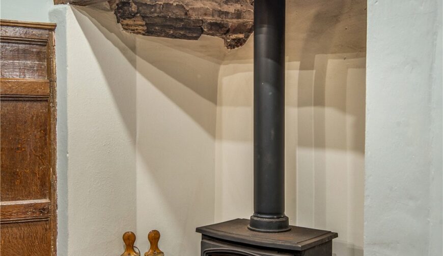 6 Dogpole - Log Burner