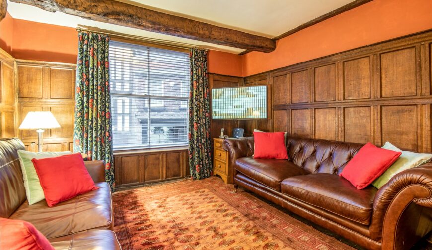 6 Dogpole - Living Room