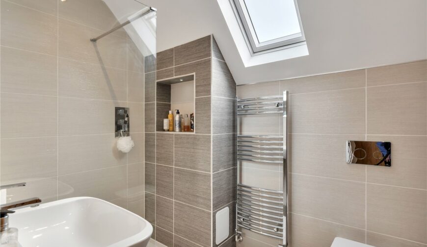 4 Highfield - Picture No. 18