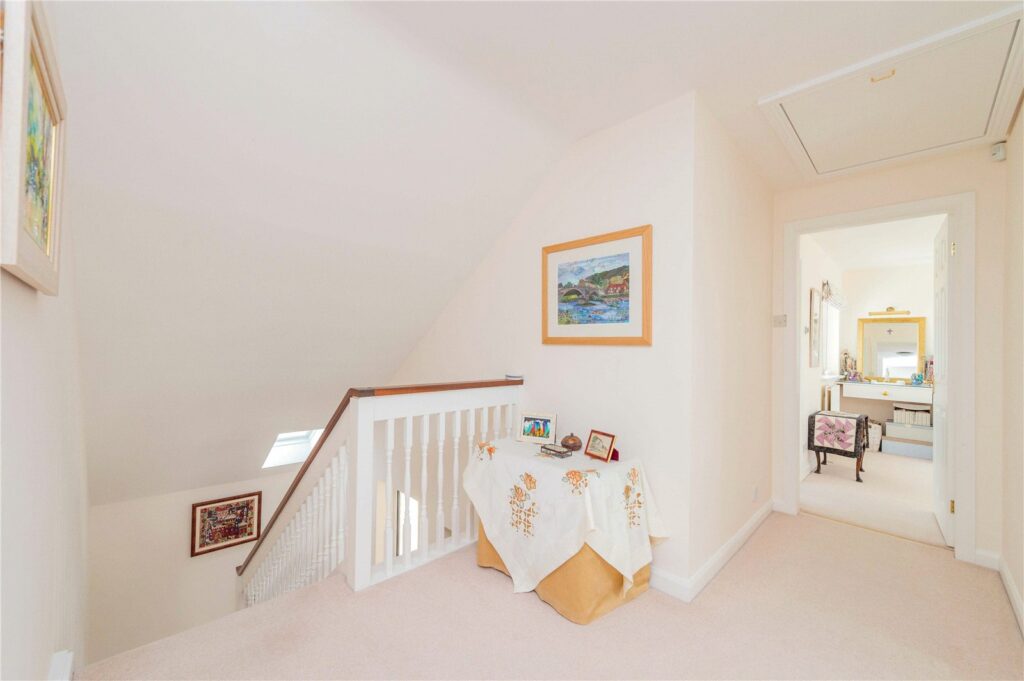 Whiteways, Garmston - Landing