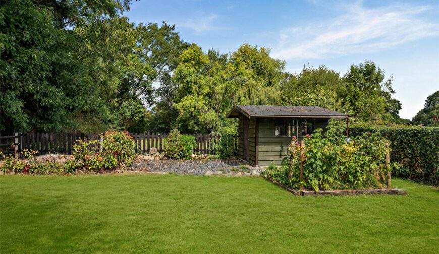 1 Station Road - Garden