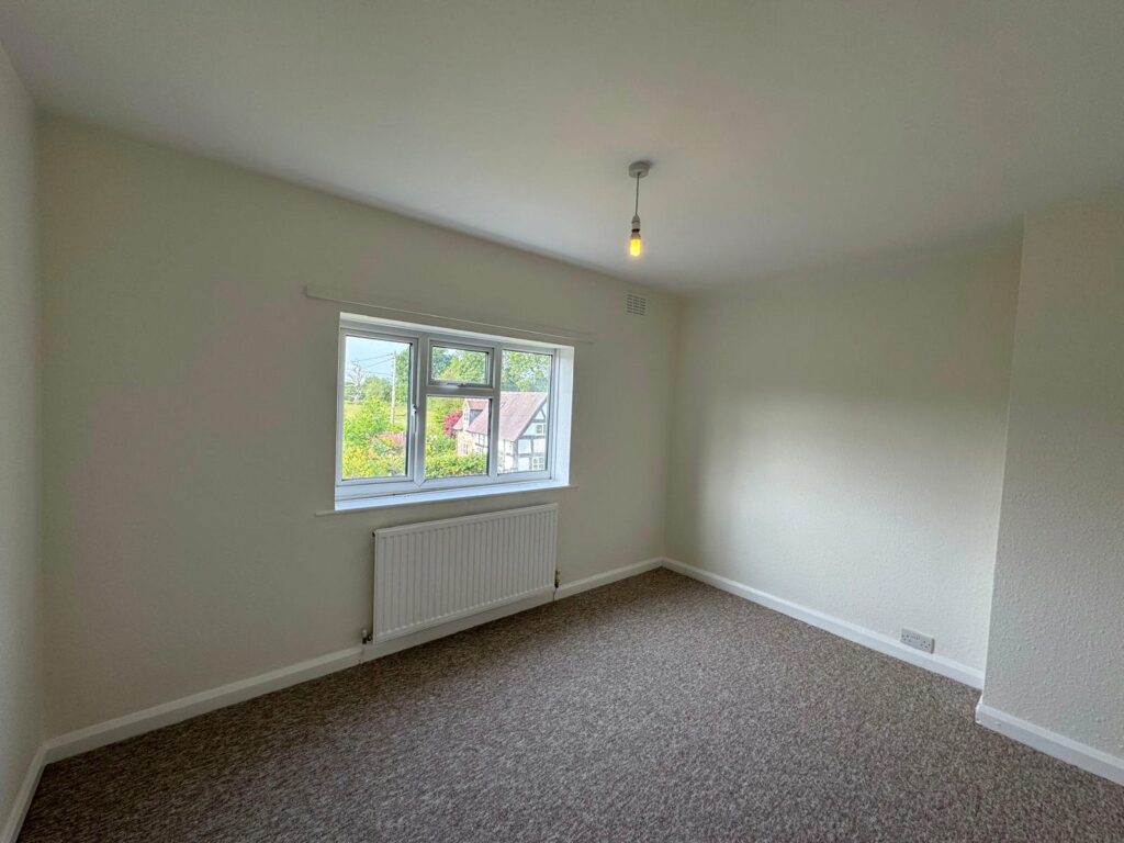 2 Caradoc View - Picture No. 22