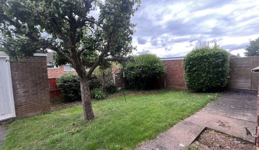 1 Spencer Drive - Picture No. 04