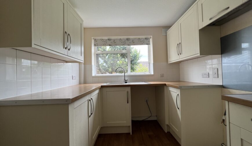 1 Spencer Drive - Picture No. 15