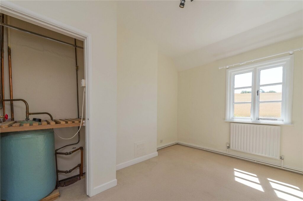 1 Parton Wood, Winnington - Picture No. 24